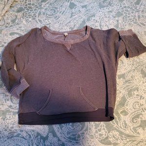 Splendid Women's Junior's Size Medium Gray Sweatshirt Front Pocket Crop Style